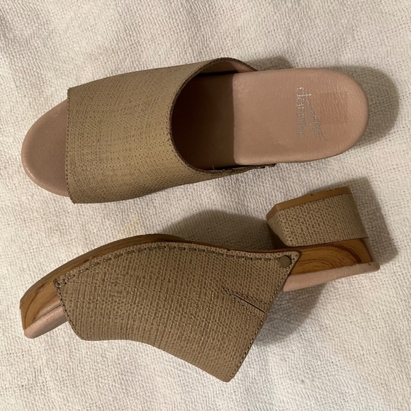 Dansko platform sandal - Picture 1 of 3